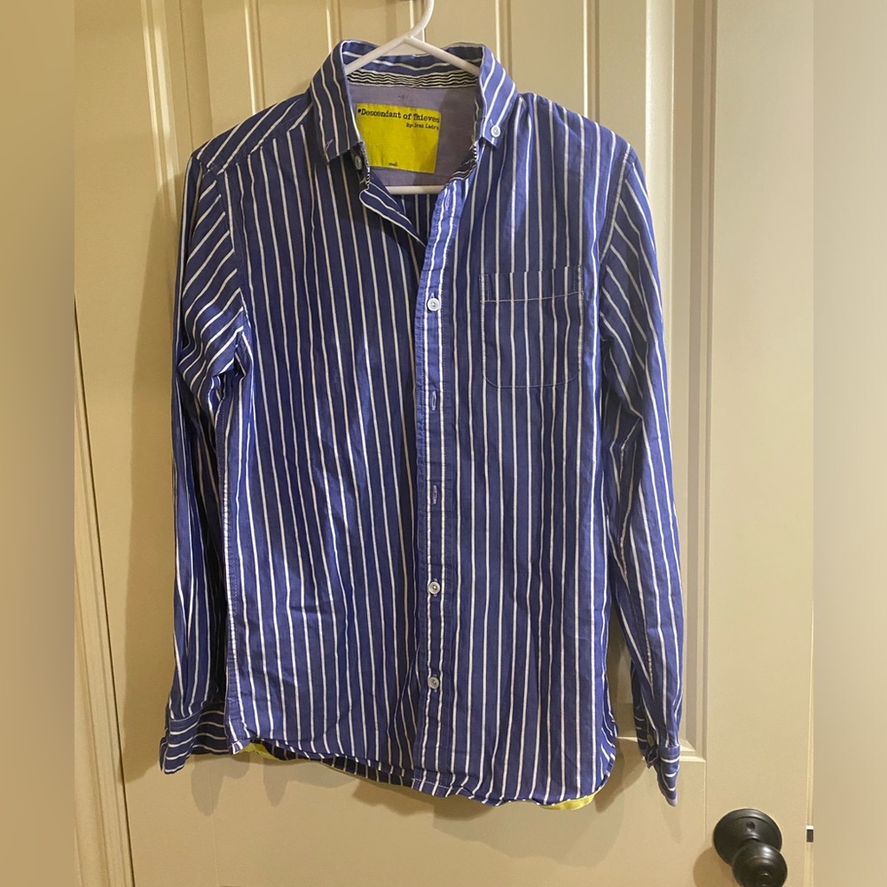 Descendant of thieves by Dres ladro men’s button down